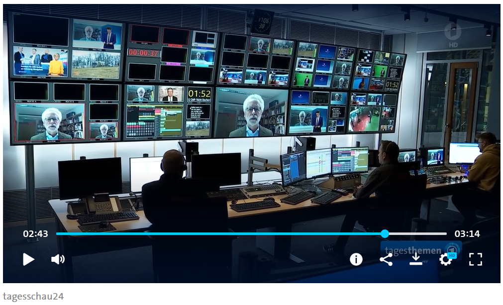 Bild von Prof. Vorländer auf Bildschirmen des TV-Regieraums.
