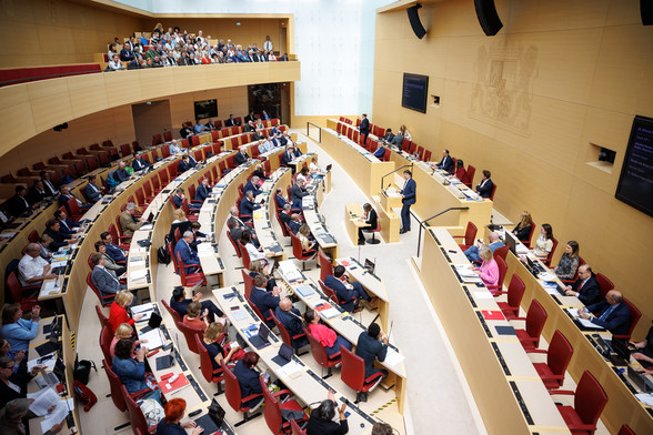 18. Plenarsitzung des Bayerischen Landtags. | Foto: Matthias Balk