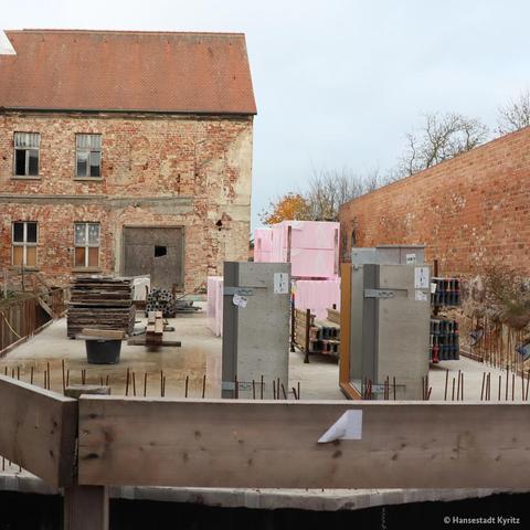 Die Baustelle des neuen Veranstaltungsgebäudes.